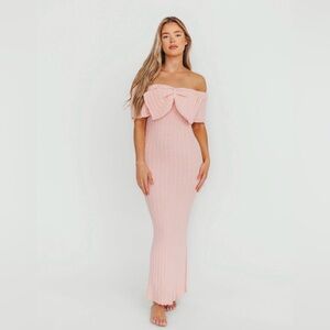 Elegant Pink Off-Shoulder Maxi Dress